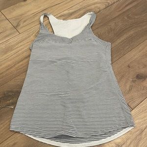 Lululemon base layer tank size 6